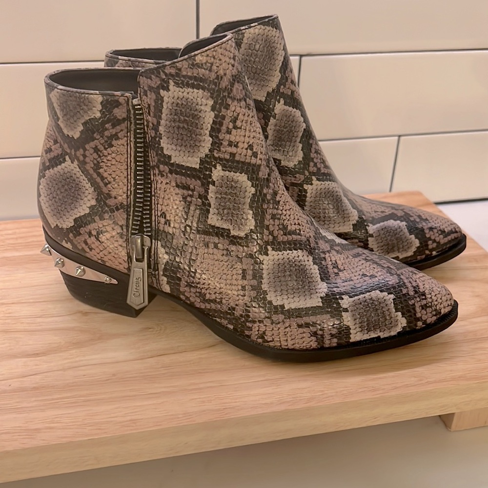 Brand New Circus by Sam Edelman boots